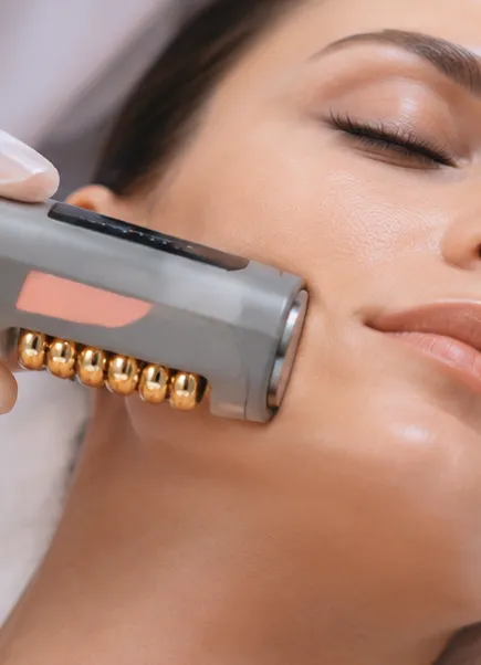The Endosphere roller handpiece worked along the jaw and cheek